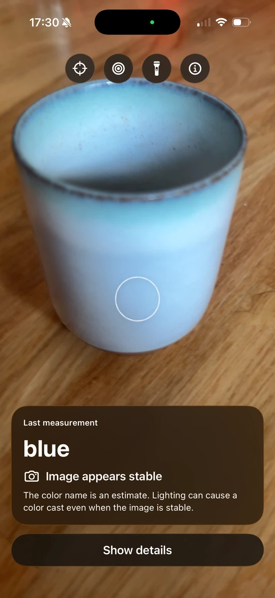 Opsino identifies the blue color of a cup